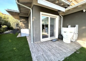 ESTERNO ZONA NOTTE - Villa via Gaslago
 
32, Polpenazze del Garda - photo 5