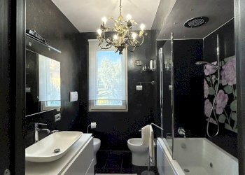 BAGNO - Villa via Gaslago
 
32, Polpenazze del Garda - photo 18