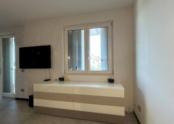 CAMERA MATRIMONIALE PIANO PRIMO ACCESSO TERRAZZO - Villa via Gaslago
 
32, Polpenazze del Garda - photo 20