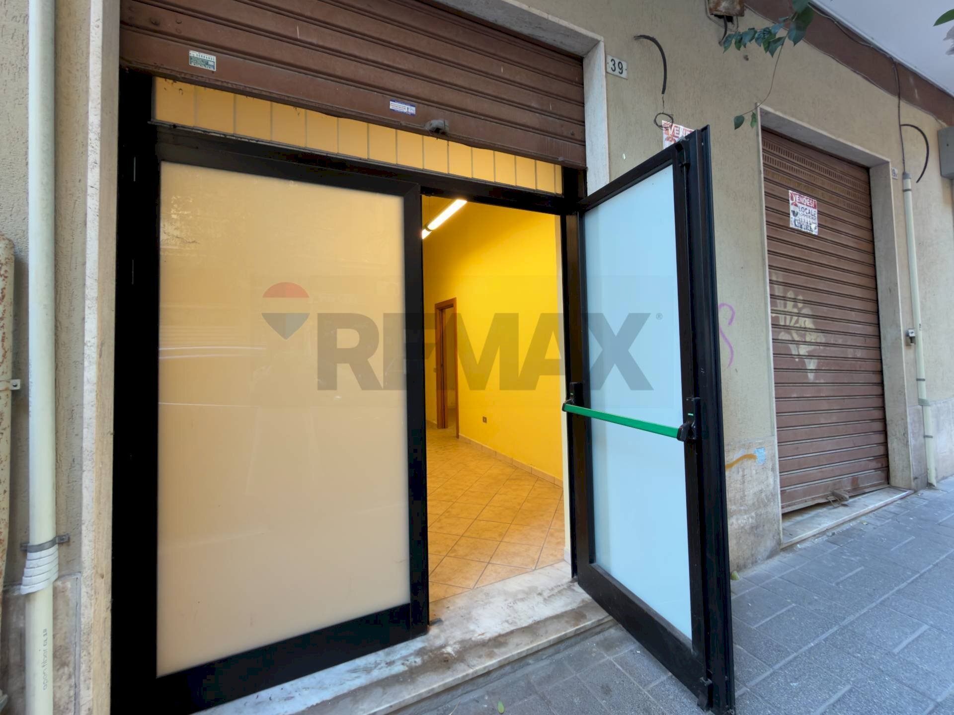 Terrazza - Locale Commerciale Via Raffaele Ricci
 
39, Salerno - foto 3