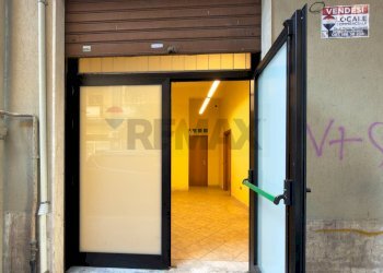 Hall / corridoio - Locale Commerciale Via Raffaele Ricci
39, Salerno - foto 5