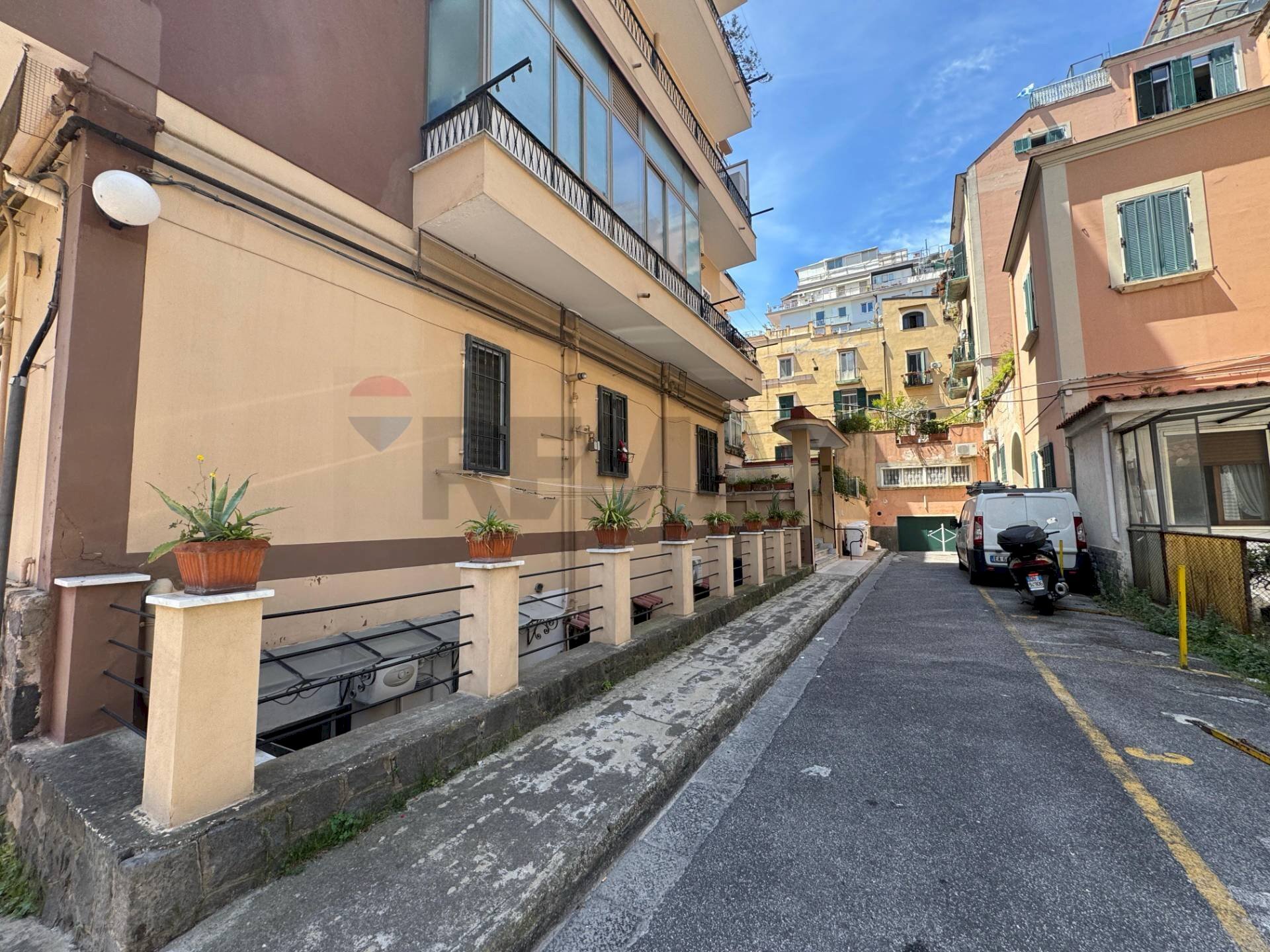 Edificio all\'aperto - Trilocale Via Belvedere
 
45, Napoli - foto 2