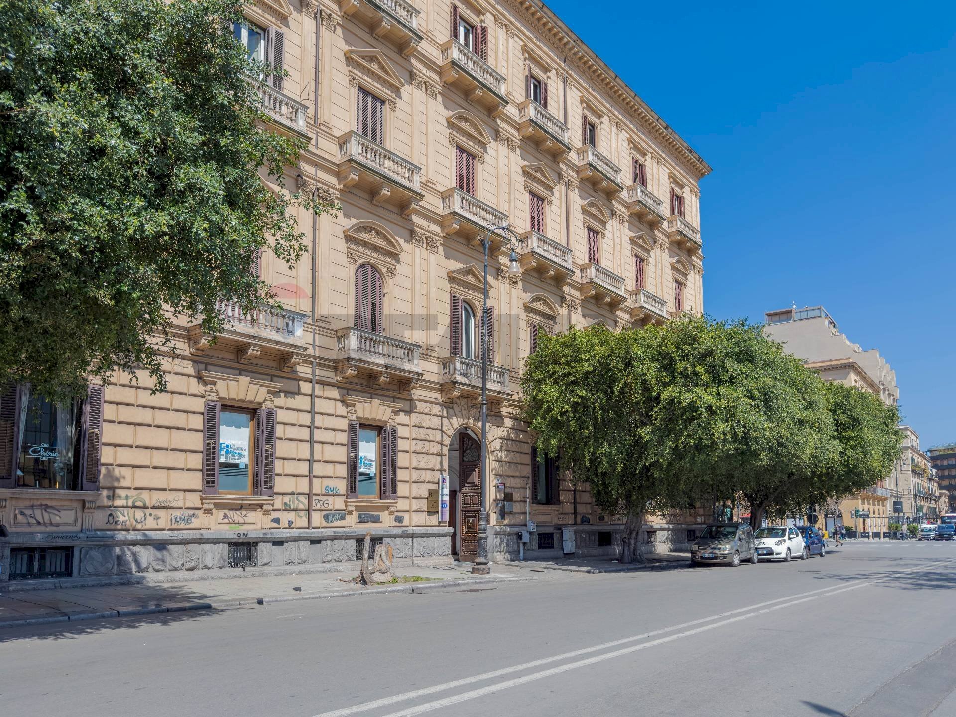 Edificio all\'aperto - Apartment Piazza Castelnuovo
 
50, Palermo - photo 1
