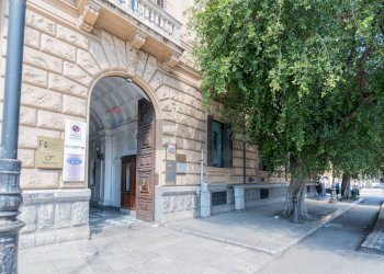 Edificio all\'aperto - Appartamento Piazza Castelnuovo
 
50, Palermo - foto 2