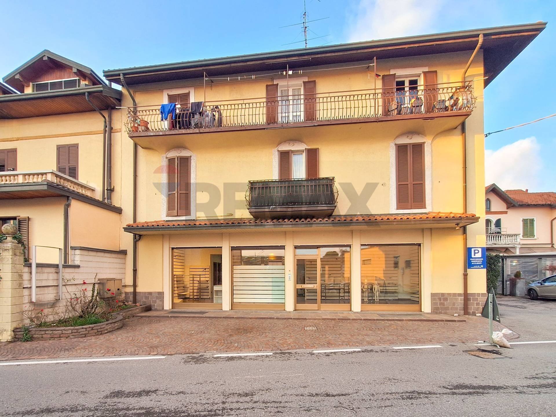 Edificio all\'aperto - Commercial Premises VIA CAVOUR
 
20, Castronno - photo 1