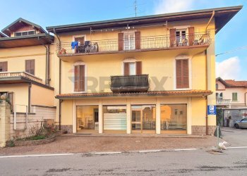 Edificio all\'aperto - Commercial Premises VIA CAVOUR
 
20, Castronno - photo 1