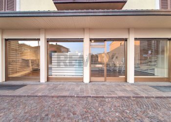 Edificio all\'aperto - Commercial Premises VIA CAVOUR
 
20, Castronno - photo 3