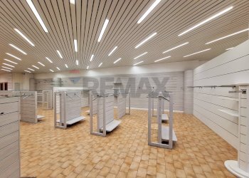 Palestra - Commercial Premises VIA CAVOUR
 
20, Castronno - photo 11