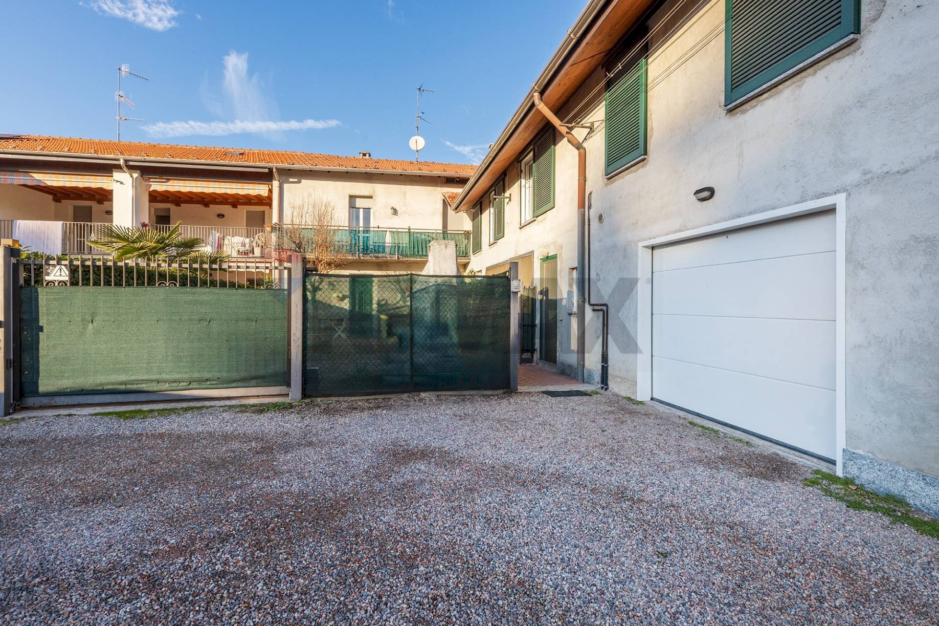 Terrazza - Casa semi indipendente VIA ALBERTI
13, Cairate - foto 2