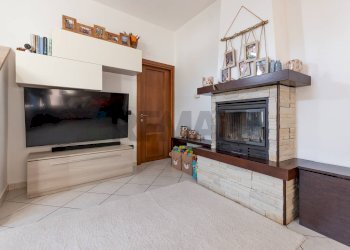 Soggiorno - Casa semi indipendente VIA ALBERTI
 
13, Cairate - foto 5