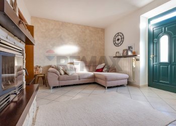 Soggiorno - Casa semi indipendente VIA ALBERTI
 
13, Cairate - foto 6