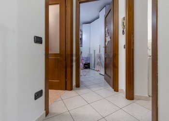 Hall / corridoio - Casa semi indipendente VIA ALBERTI
 
13, Cairate - foto 14