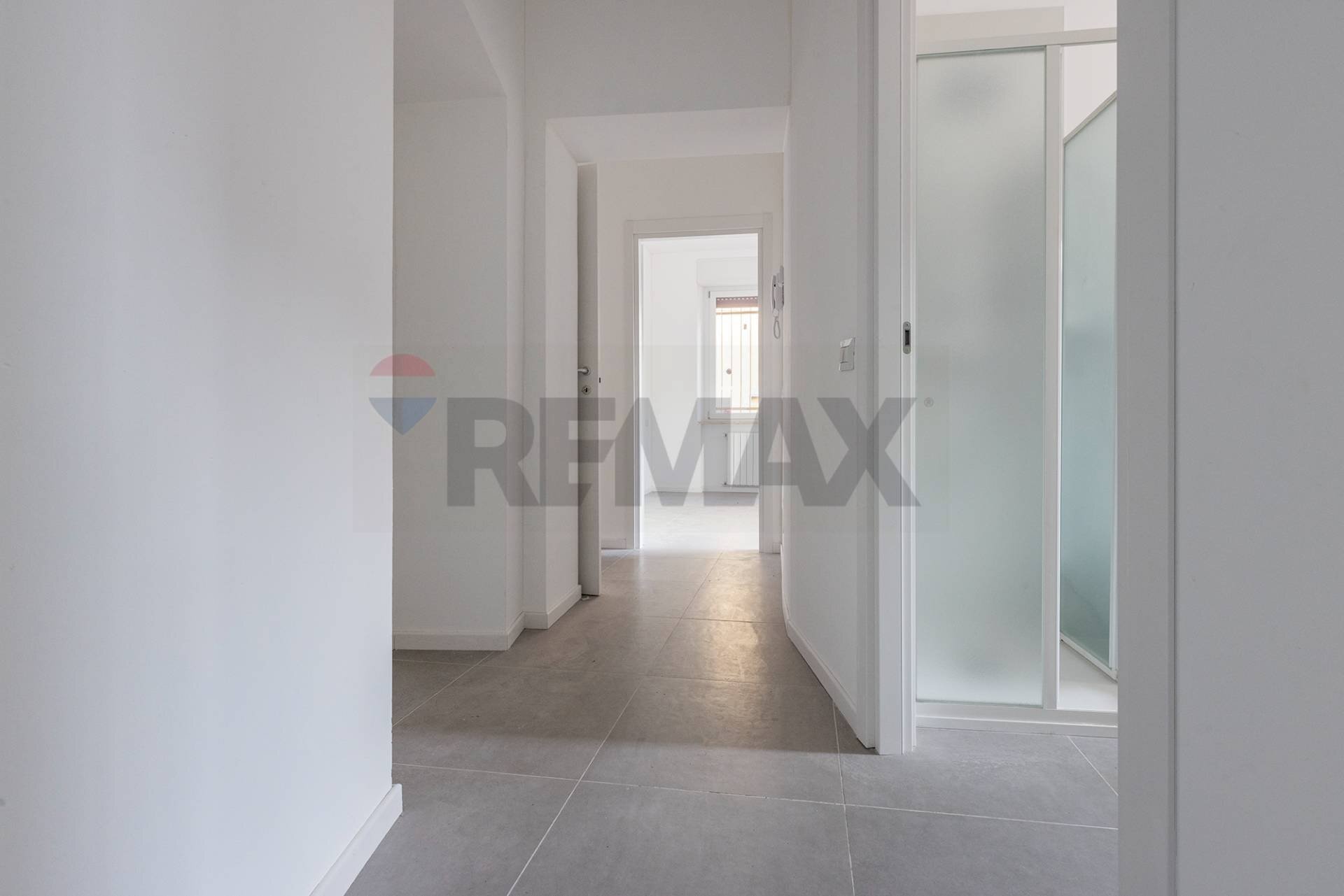 Hall / corridoio - Three-room apartment Via San Giulio
20, Cassano Magnago - photo 3