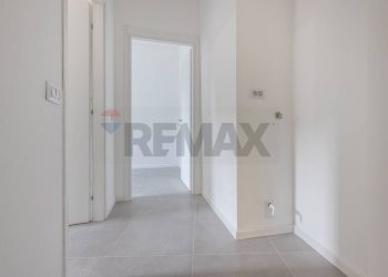 Hall / corridoio - Trilocale Via San Giulio
 
20, Cassano Magnago - foto 5