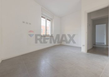 Stanza vuota - Trilocale Via San Giulio
 
20, Cassano Magnago - foto 10