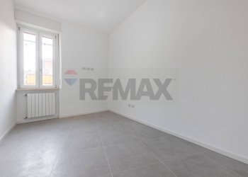 Stanza vuota - Trilocale Via San Giulio
 
20, Cassano Magnago - foto 13