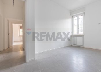 Stanza vuota - Trilocale Via San Giulio
 
20, Cassano Magnago - foto 14