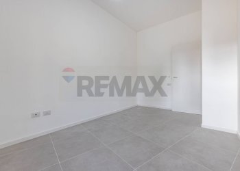 Stanza vuota - Trilocale Via San Giulio
 
20, Cassano Magnago - foto 16