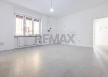 Stanza vuota - Trilocale Via San Giulio
 
20, Cassano Magnago - foto 20