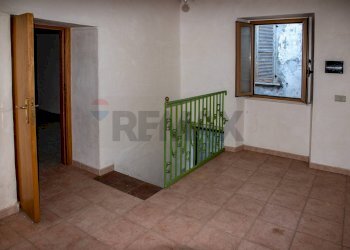 Terrazza - Casa indipendente VIA MONTE GRAPPA
 
6, Pianella - foto 2