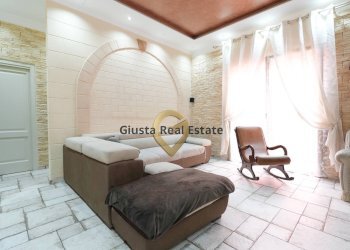 Foto 1 - Casa indipendente Piazza Unità D'Italia
 
3, Mesagne - foto 1