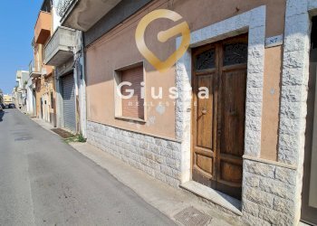 Foto 1 - Casa semi indipendente via albanese
 
81, Latiano - foto 1