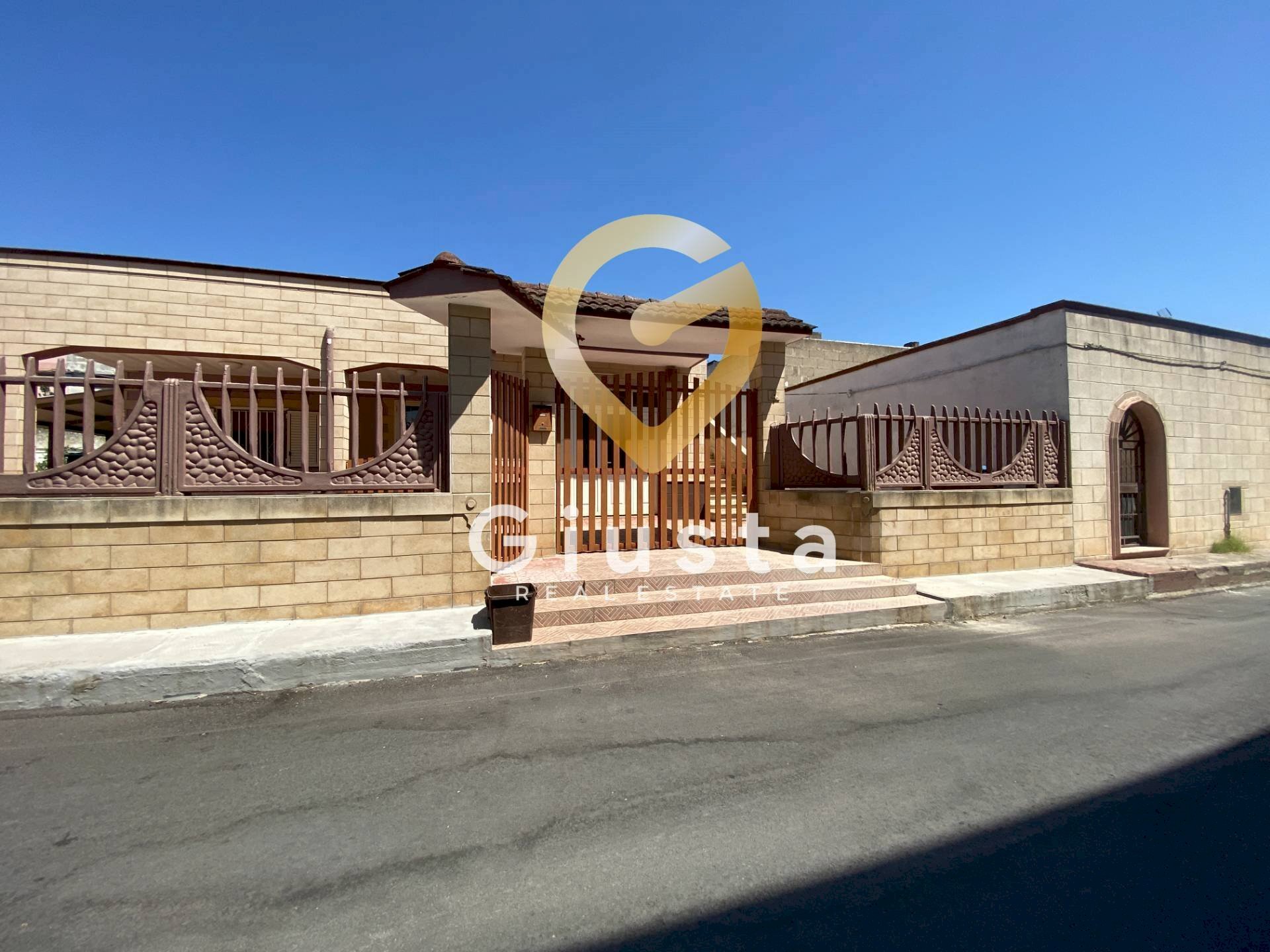 Foto 2 - Casa indipendente Via Gioacchino Rossini
 
4, Latiano - foto 2