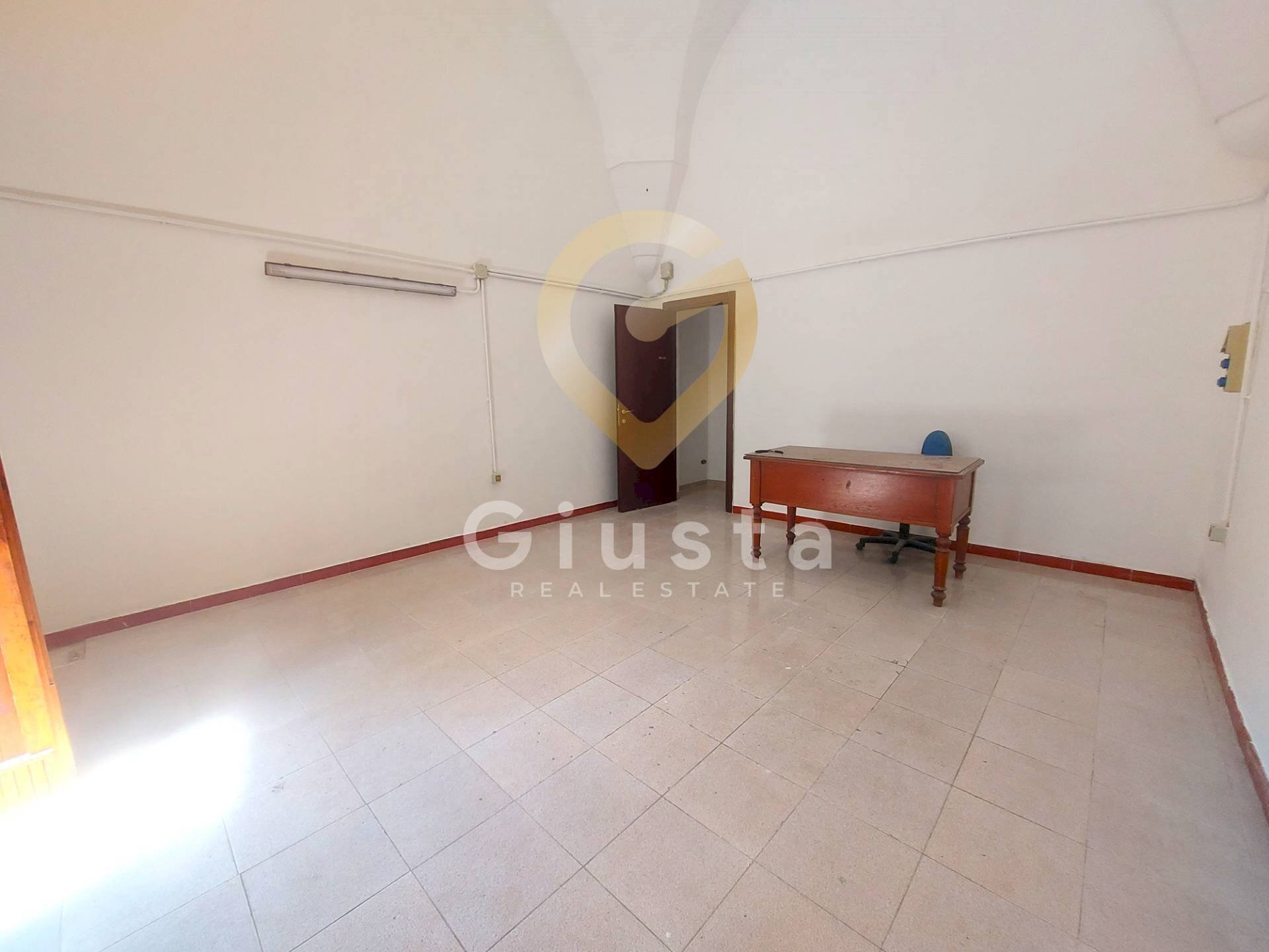 Foto 3 - Attività Commerciale Via Saponea
 
42, Brindisi - foto 3