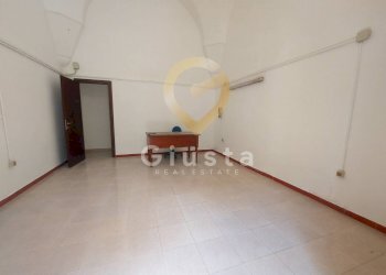 Foto 2 - Attività Commerciale Via Saponea
 
42, Brindisi - foto 2