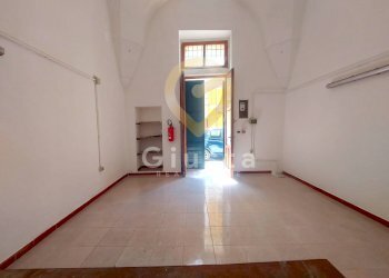 Foto 5 - Attività Commerciale Via Saponea
 
42, Brindisi - foto 5