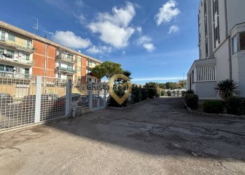 Foto 34 - Quadrilocale Via Andrea Mantegna
 
1, Brindisi - foto 34