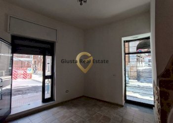 Foto 4 - Locale Commerciale Via Mazzini
 
1, Brindisi - foto 4