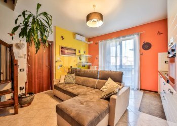 Foto 1 - Trilocale VIA VOLTA
 
13, Busnago - foto 1