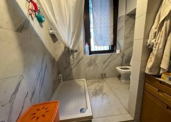 Bagno - Villa via Castellanza, 21, Busto Arsizio - foto 9