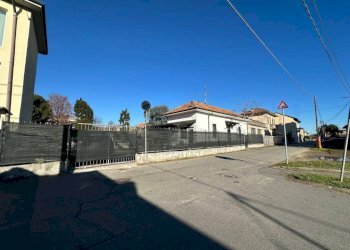 Zona - Villa via Castellanza, 21, Busto Arsizio - foto 14