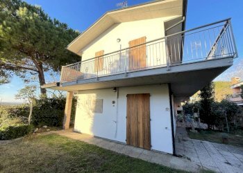 Facciata - Casa indipendente viale dei Salici, Ravenna (zona Porto Corsini) - foto 2