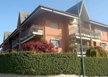 Facciata - Trilocale via Roberto Biscaretti, Chieri - foto 1