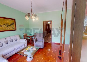 Sala da pranzo - Trilocale via Fratelli Gazzo
 
26, Serra Riccò - foto 12