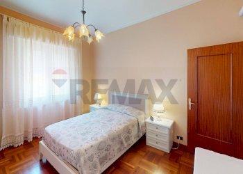 Camera / camera da letto - Trilocale via Fratelli Gazzo
 
26, Serra Riccò - foto 25