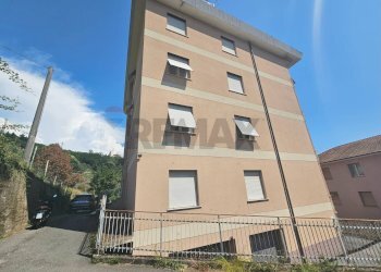 Edificio all\'aperto - Trilocale via Fratelli Gazzo
 
26, Serra Riccò - foto 33