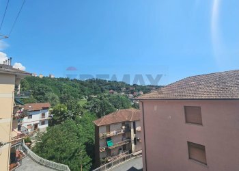 Edificio all\'aperto - Trilocale via Fratelli Gazzo
 
26, Serra Riccò - foto 38