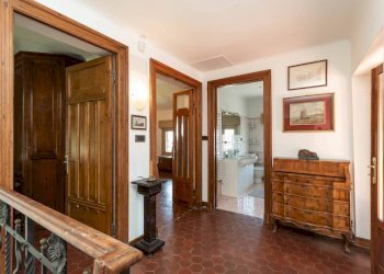 Disimpegno - Villa via Amerigo Vespucci, 15, Genova (zona Pegli) - foto 9