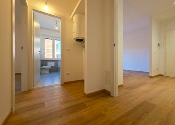 Corridoio - Three-room apartment via Giovanni Pierluigi da Palestrina, Parma (neighborhood Cittadella) - photo 4