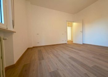 Camera da letto - Three-room apartment via Giovanni Pierluigi da Palestrina, Parma (neighborhood Cittadella) - photo 13