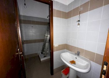 Bagno - Monolocale vico Denegri, 4, Genova (zona Centro Storico) - foto 10