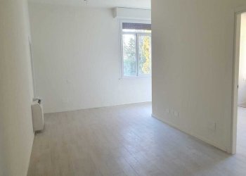 WhatsApp Image 2026-01-23 at 16.23.43 (1).jpeg - Bilocale VIA SOLARI, Parma (zona Oltretorrente) - foto 7