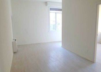 WhatsApp Image 2026-01-23 at 16.23.43.jpeg - Bilocale VIA SOLARI, Parma (zona Oltretorrente) - foto 8