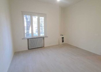 WhatsApp Image 2026-01-23 at 16.23.35 (2).jpeg - Trilocale via solari 25, Parma (zona Oltretorrente) - foto 2