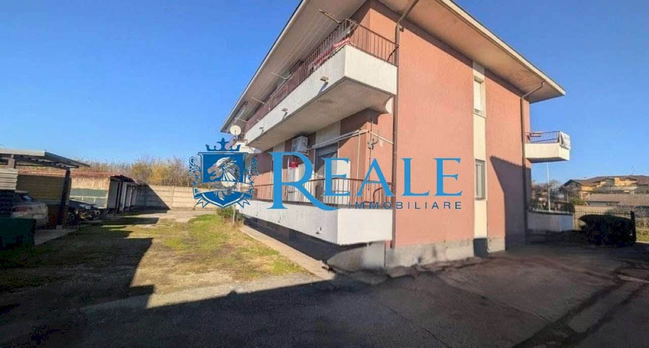 Four-room apartment Inveruno - photo 1