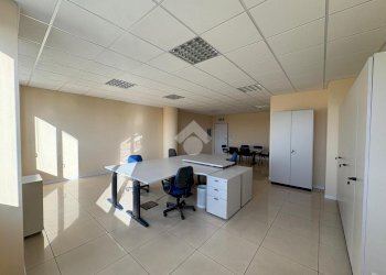 Ufficio via Lasie, Imola - foto 1